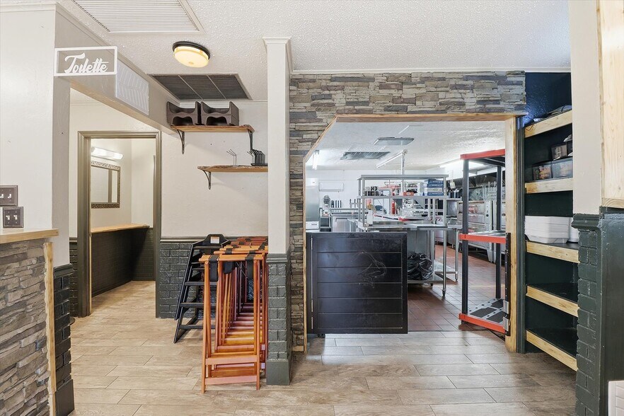 More Photos Of 859 S US Highway 41, Inverness Restaurant For Sale