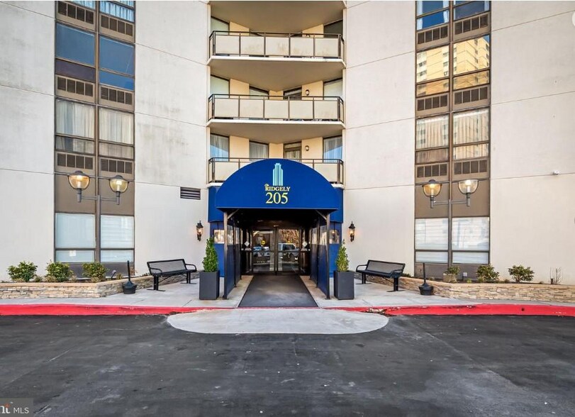 Primary Photo Of 205 E Joppa Rd, Towson Apartments For Sale