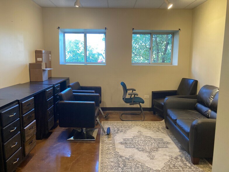 More Photos Of 2525 W Bethany Rd, Sycamore Office For Sale