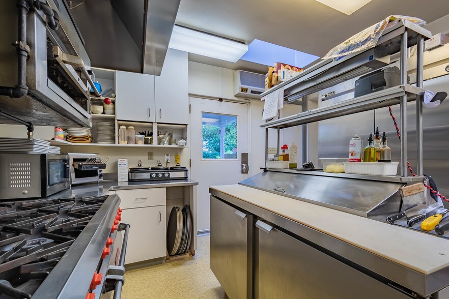 More Photos Of 7505 Saltsburg Rd, Pittsburgh Restaurant For Sale