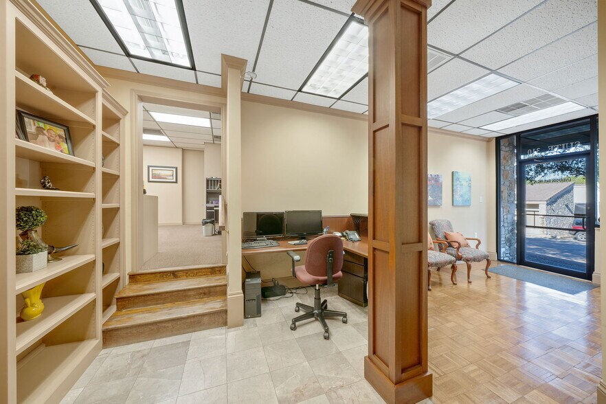 More Photos Of 10924 Vance Jackson Rd, San Antonio Medical For Lease