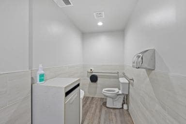 More Photos Of 5229 Madison Rd, Cincinnati Storefront Retail Office For Lease