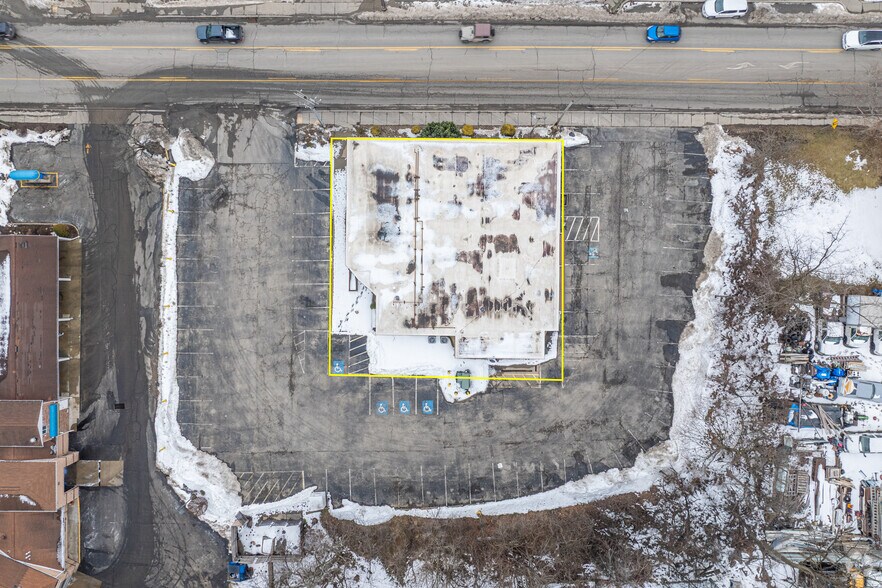 More Photos Of 875 W Chestnut St, Washington Restaurant For Sale