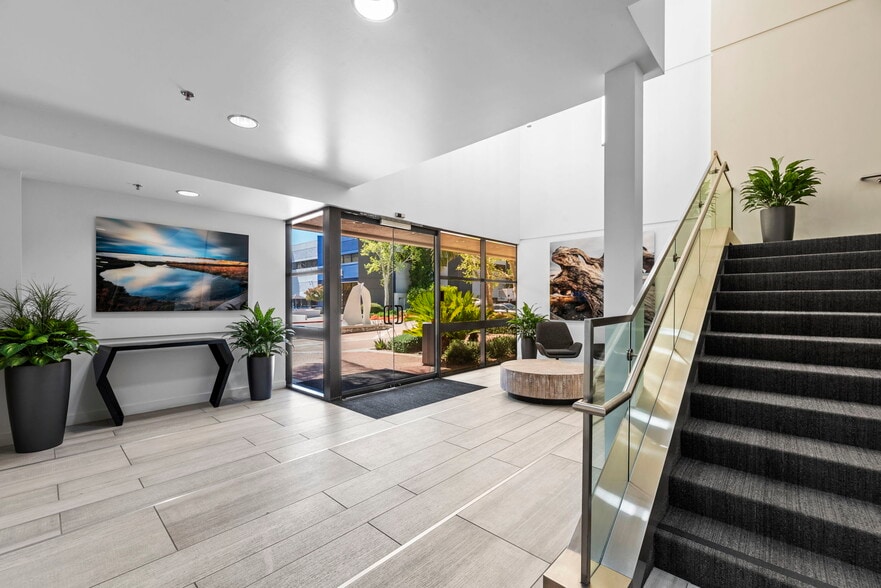 More Photos Of 26635-26637 W Agoura Rd, Calabasas Office For Lease