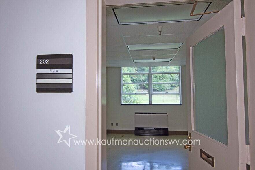 More Photos Of 100 Bluestone Rd, Mount Hope Research And Development For Sale