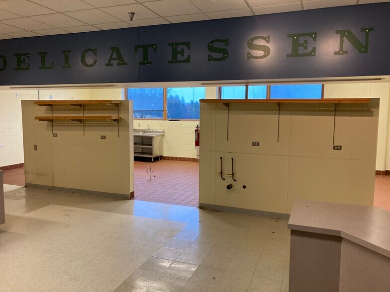 More Photos Of 802 E Central Entrance, Duluth Schools For Lease