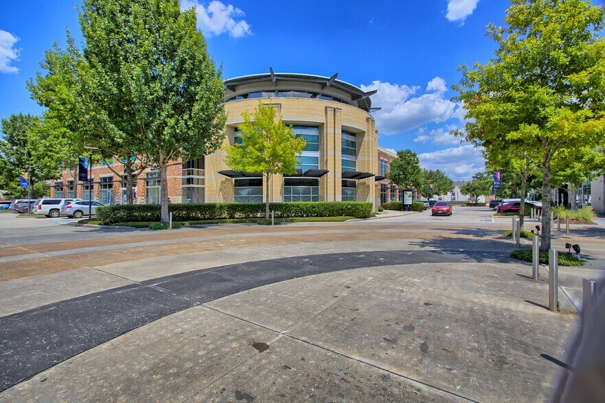 More Photos Of 1660 W Lake Houston Pky, Kingwood Unknown For Lease