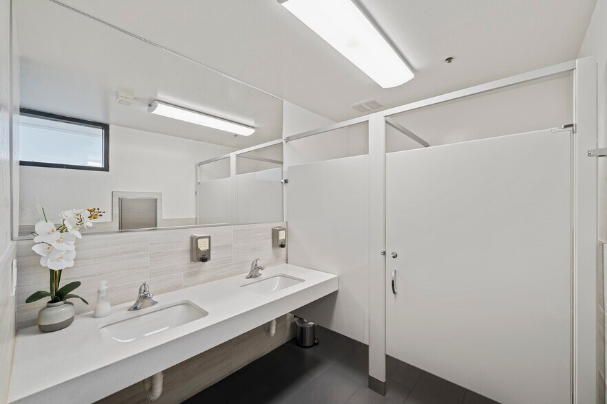 More Photos Of 310 W Hamilton Ave, Campbell Medical For Sale