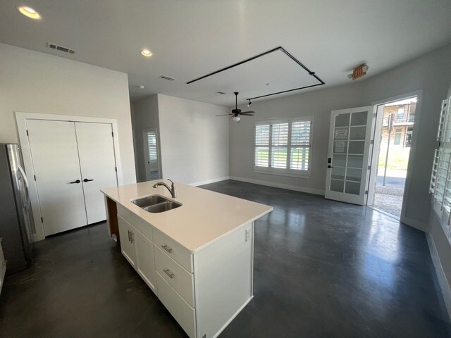 More Photos Of 979 N Academy Ave, New Braunfels Apartments For Lease
