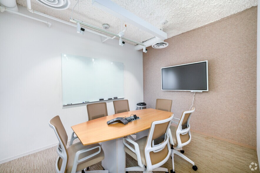 More Photos Of 1015 15th St NW, Washington Coworking Space