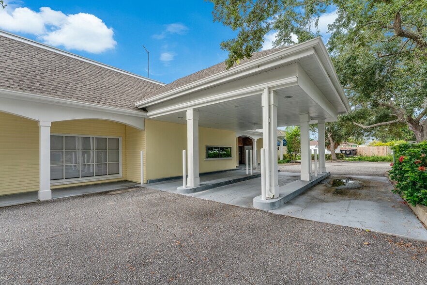 More Photos Of 8660 S Tamiami Trl, Sarasota Office For Sale