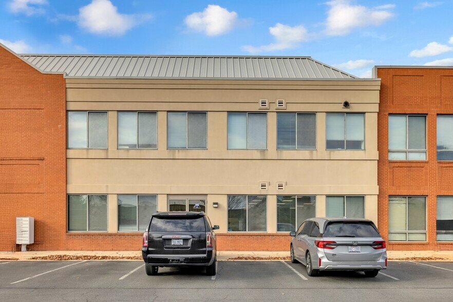 More Photos Of 459 Herndon Pky, Herndon Medical For Lease