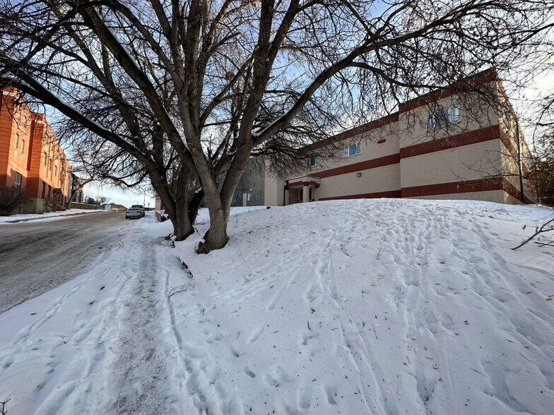 More Photos Of 25 Ewing St, Helena Medical For Sale