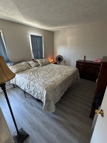 More Photos Of 509 Last Resort Ct, Cumberland Multifamily For Sale