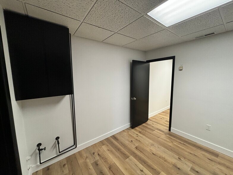 More Photos Of 2185 Liberty St NE, Salem Medical For Lease