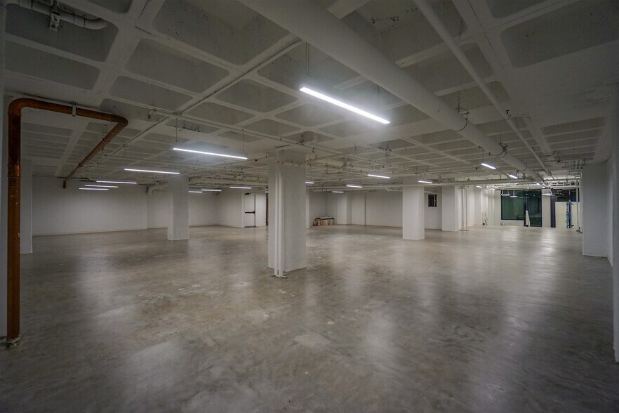 More Photos Of 8899 Beverly Blvd, West Hollywood Apartments For Lease