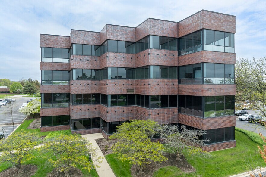 Primary Photo Of 1660 Feehanville Dr, Mount Prospect Medical For Sale