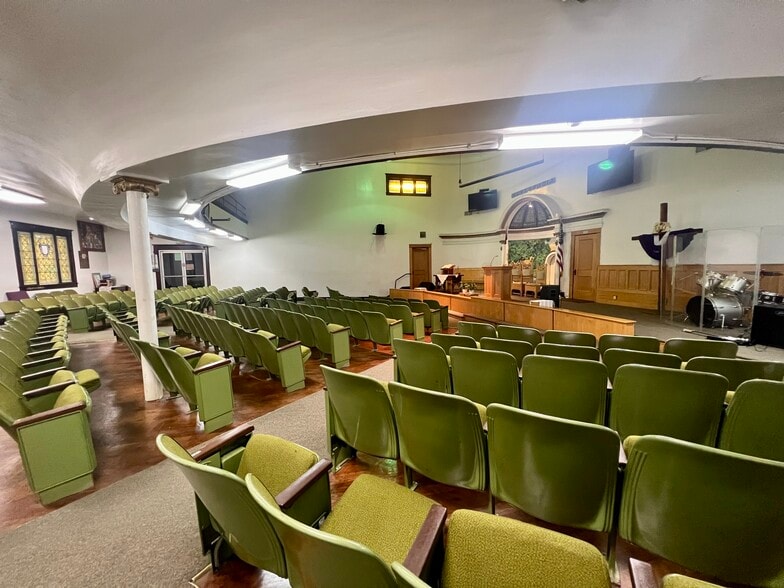 More Photos Of 213 S Breed St, Los Angeles Religious Facility For Sale