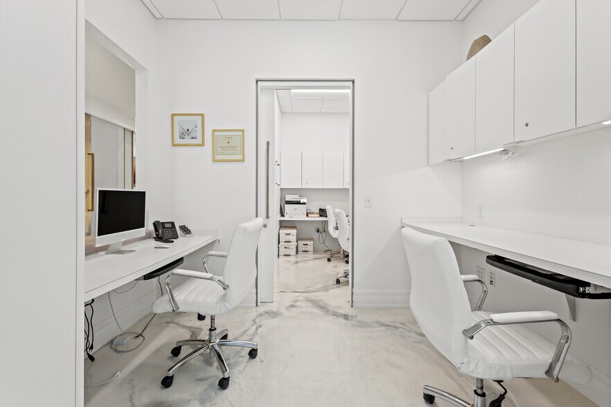 More Photos Of 250 Pharr Rd NE, Atlanta Apartments For Lease