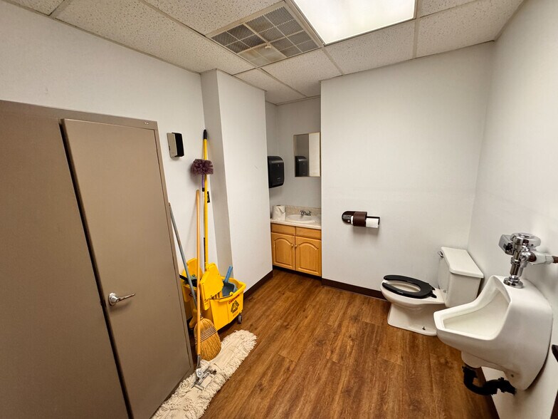 More Photos Of 55 E Main St, Carrollton Office For Sale