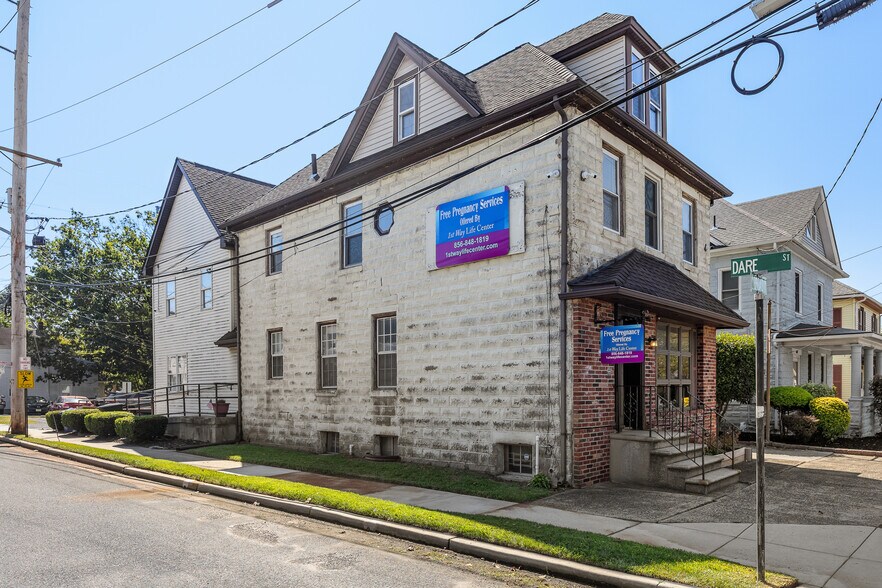 More Photos Of 688 N Broad St, Woodbury Office For Lease