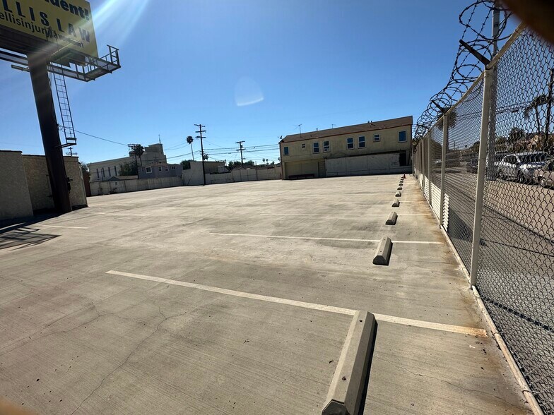 More Photos Of 3410 W 59th Pl, Los Angeles Land For Sale