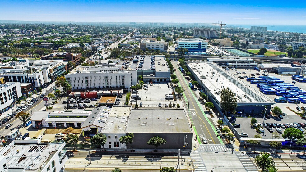 More Photos Of 700-716 Colorado Ave, Santa Monica Industrial For Sale