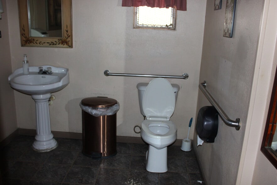 More Photos Of 4403 Buena Vista Ln, Holiday Bar For Sale