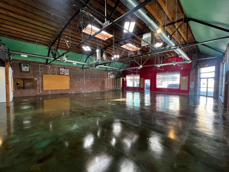 More Photos Of 416-420 E 2nd St, Tulsa Storefront Retail Office For Lease