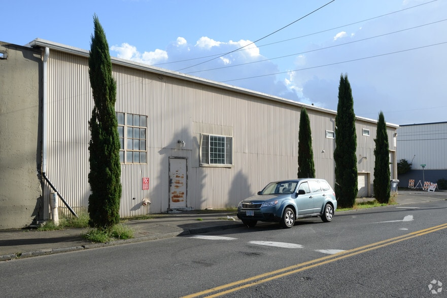 More Photos Of 1121 N Loring St, Portland Warehouse For Lease