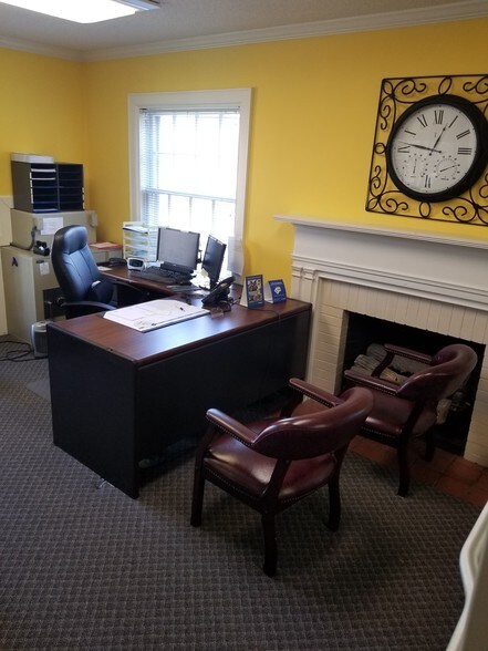 More Photos Of 1112 E Ash St, Goldsboro Office For Sale