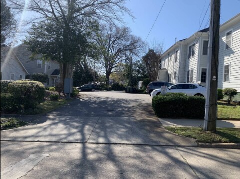 More Photos Of 228 E Poplar St, Griffin Office For Lease