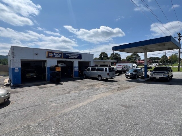 Primary Photo Of 401 US-70, Connelly Springs General Retail For Sale