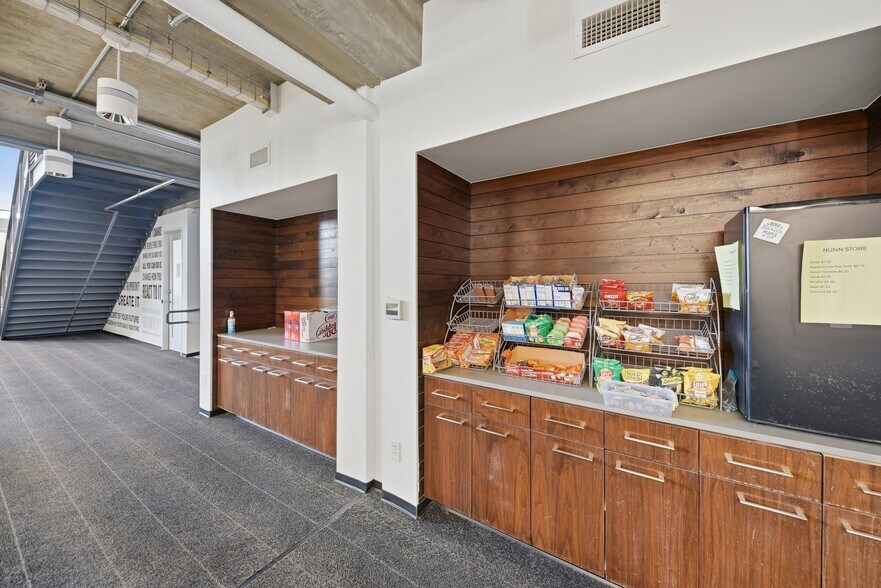 More Photos Of 301 N Main St, Bryan Office For Lease