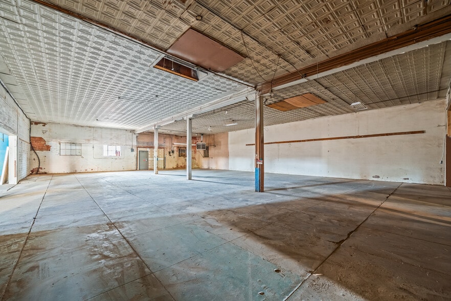 More Photos Of 1301 Buddy Holly Ave, Lubbock Warehouse For Sale