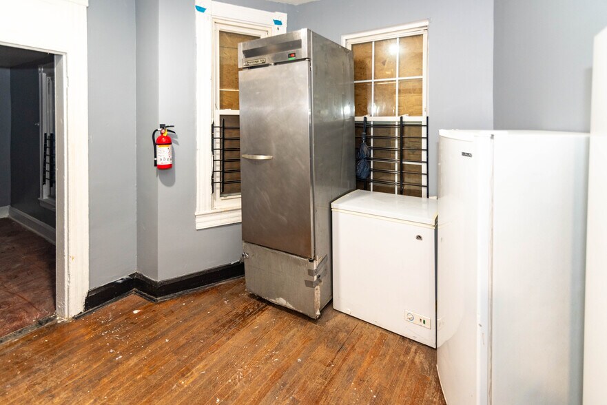 More Photos Of 3409 Greenmount Ave, Baltimore Storefront For Sale