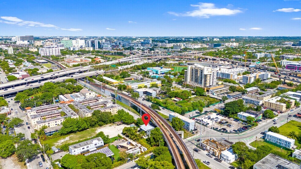 More Photos Of 216 NW 11th St, Miami General Retail For Lease