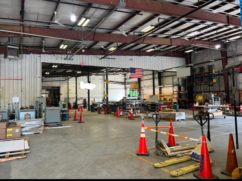 More Photos Of 7609 Malcolm Rd, Clinton Industrial For Lease