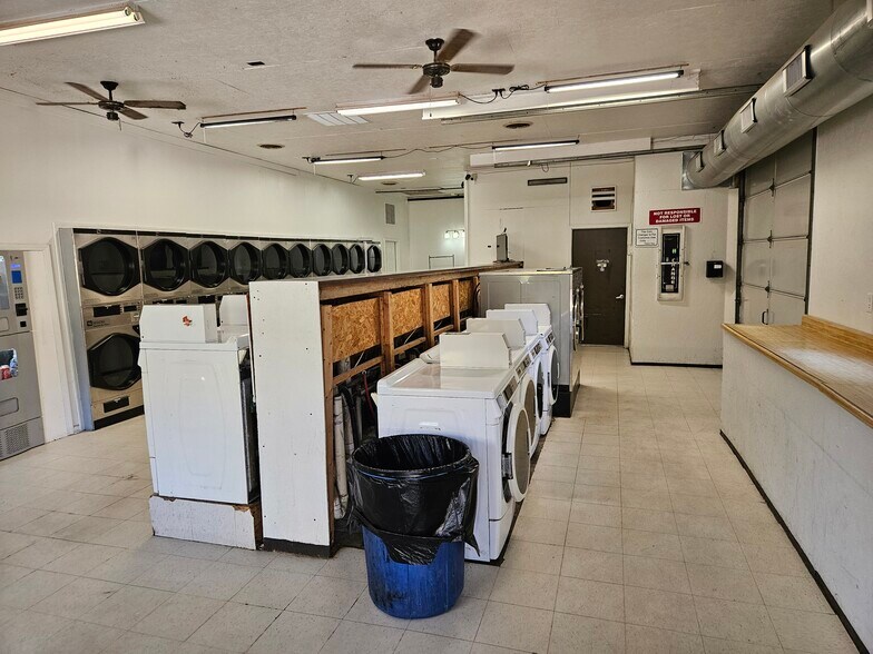 More Photos Of 1245 E Bluff St, Marseilles Freestanding For Sale