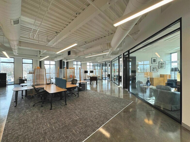 More Photos Of 1942 E 7th St, Charlotte Office For Lease