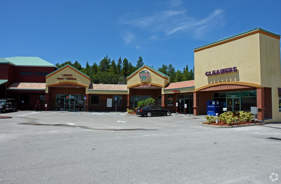 More Photos Of 10305 Causeway Blvd, Tampa Storefront Retail Residential For Lease