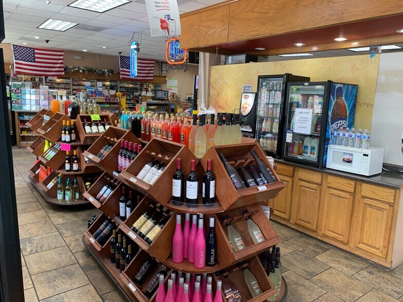 More Photos Of 12666 State Highway 31 W, Tyler Storefront For Sale