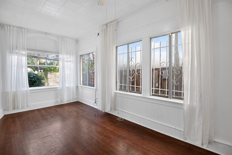 More Photos Of 30 Dudley Ave, Venice Apartments For Sale