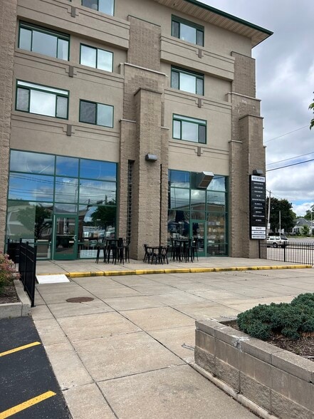 More Photos Of 400 N Richmond St, Appleton Apartments For Lease
