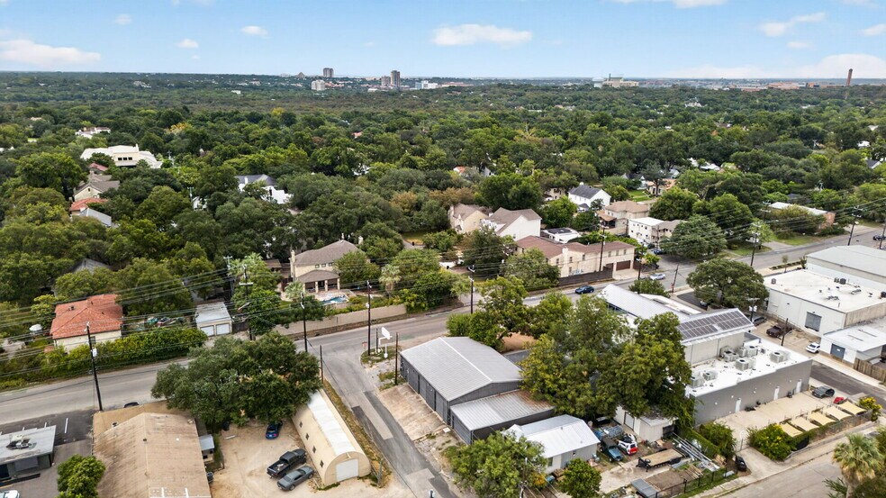 More Photos Of 4721 McCullough Ave, Olmos Park Warehouse For Lease