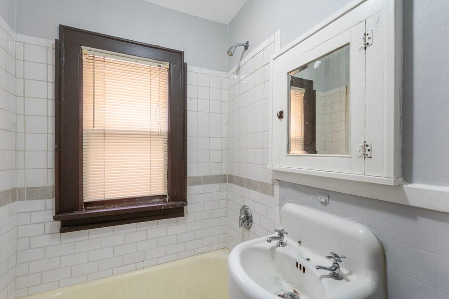 More Photos Of 487 Grand Ave, Saint Paul Apartments For Sale