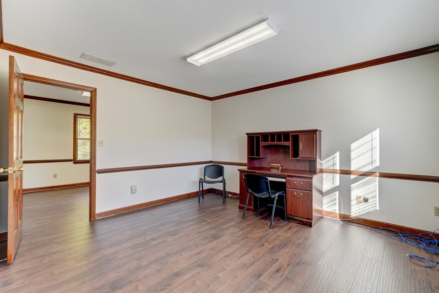 More Photos Of 1311 Freeway Dr, Reidsville Office For Lease