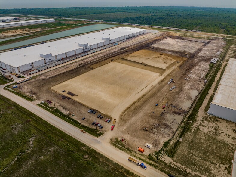 More Photos Of 6500 Nita Way, Baytown Distribution For Sale