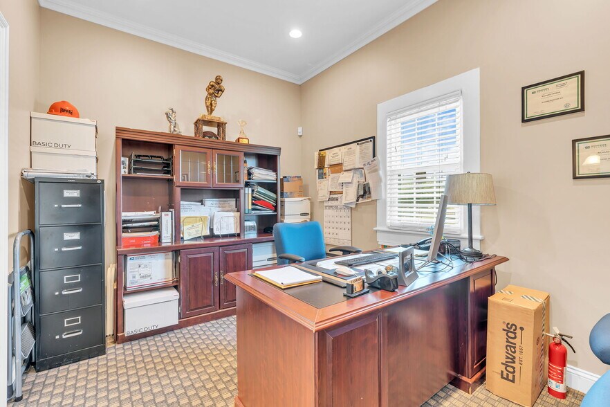 More Photos Of 40 Broad St, Eatontown Medical For Sale