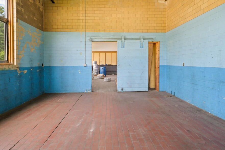 More Photos Of 254 Minot Ave, Auburn Warehouse For Sale